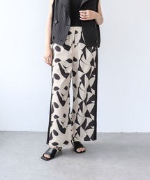 Three Four Time（スリーフォータイム）の「抽象アートプリントパンツ（その他パンツ）」