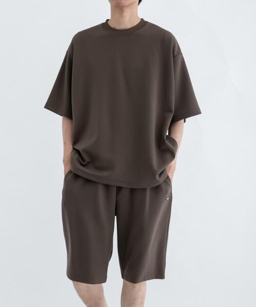 TOHA(トハ)の「リカバリーウェア カットソー 半袖/ショーツ(ルームウェア/パジャマ・メンズ・ネイビー/チャコールグレー/アイボリー/ブラウン・MEDIUM/X-LARGE/LARGE/SMALL)」の4枚目の写真