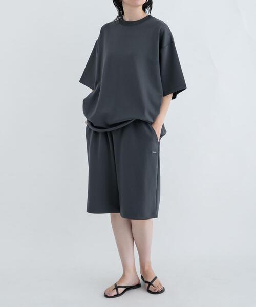 TOHA(トハ)の「リカバリーウェア カットソー 半袖/ショーツ(ルームウェア/パジャマ・メンズ・ネイビー/チャコールグレー/アイボリー/ブラウン・MEDIUM/X-LARGE/LARGE/SMALL)」の19枚目の写真