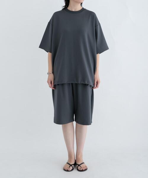 TOHA(トハ)の「リカバリーウェア カットソー 半袖/ショーツ(ルームウェア/パジャマ・メンズ・ネイビー/チャコールグレー/アイボリー/ブラウン・MEDIUM/X-LARGE/LARGE/SMALL)」の20枚目の写真