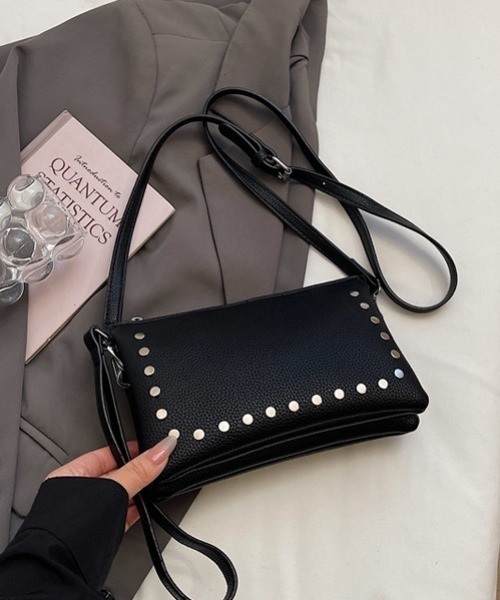 mebole(メボレ)の「studded square shoulder bag(ショルダーバッグ・レディース・アイボリー/シルバー/ブラウン/ブラック・FREE)」の15枚目の写真
