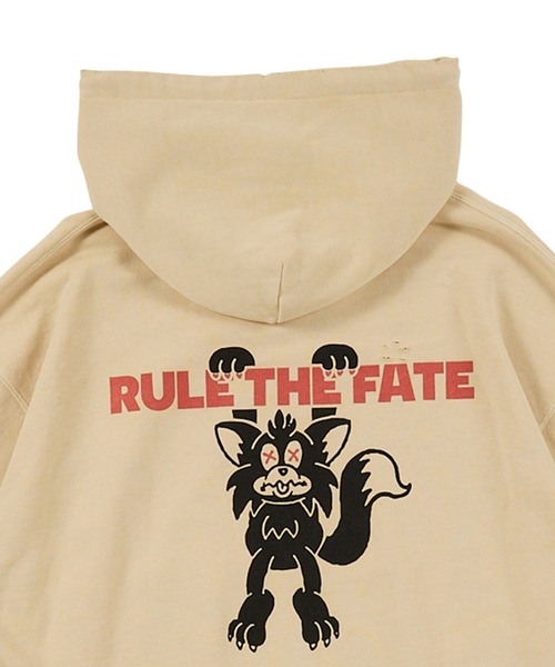 RULE THE FATE(ルールザフェイト)の「RTF HANGDOG SWEAT HOODIE/ハングドッグスウェットフーディー(パーカー・メンズ・ベージュ/ブラック・1/2)」の8枚目の写真