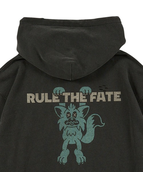 RULE THE FATE(ルールザフェイト)の「RTF HANGDOG SWEAT HOODIE/ハングドッグスウェットフーディー(パーカー・メンズ・ベージュ/ブラック・1/2)」の5枚目の写真