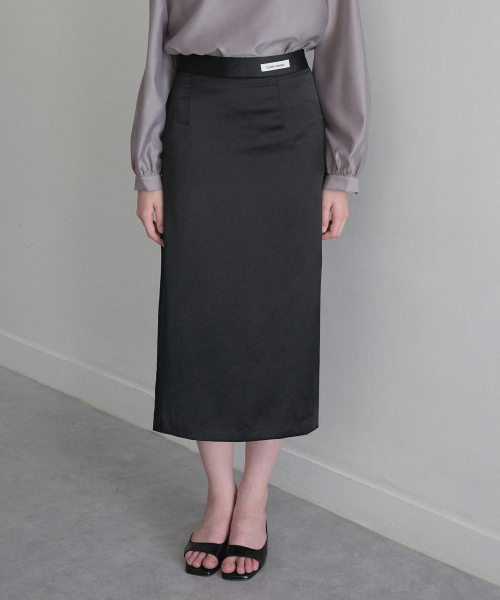 LENAV(ルナブ)の「Les satin h-skirt (white)(スカート・レディース・ホワイト・SMALL/MEDIUM)」の2枚目の写真