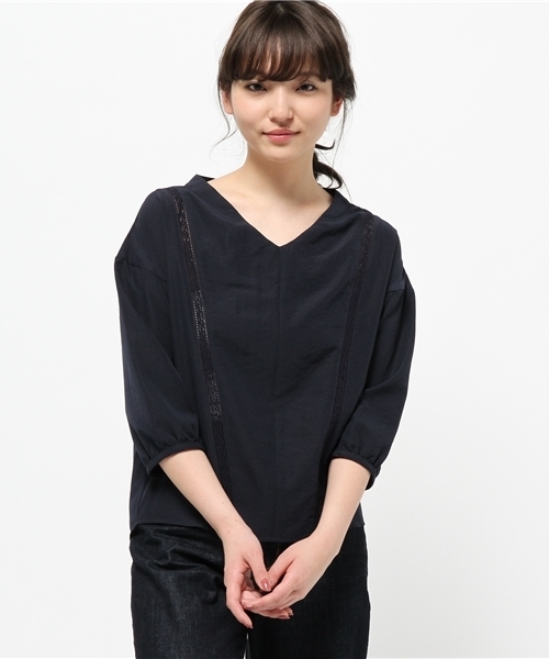 N.（N. Natural Beauty Basic）（エヌエヌナチュラルビューティーベーシック）の「レースフォルムブラウス（シャツ/ブラウス・レディース・ネイビー/カーキ/ホワイト・MEDIUM）」の3枚目の写真