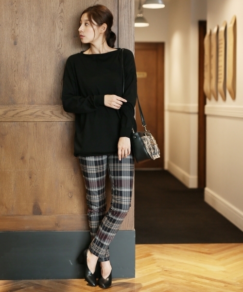 LEPSIM（レプシィム）の「【ご自宅で洗濯できる！】12GマシンウォッシャブルドレーププルオーバーLS　724735（ニット/セーター・レディース・カーキ/ベージュ/ブラック/グレー/ホワイト/ブラウン・FREE）」の7枚目の写真