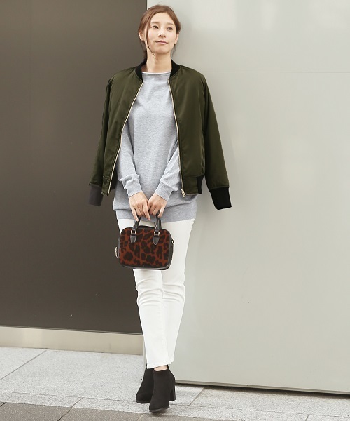 LEPSIM（レプシィム）の「【ご自宅で洗濯できる！】12GマシンウォッシャブルドレーププルオーバーLS　724735（ニット/セーター・レディース・カーキ/ベージュ/ブラック/グレー/ホワイト/ブラウン・FREE）」の21枚目の写真