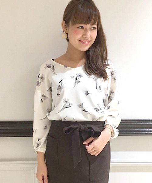 laboratory work（ラボラトリーワーク）の「二重織ツイル花柄プリントブラウス（シャツ/ブラウス・レディース・ブラック系その他/ホワイト系その他・MEDIUM）」の12枚目の写真