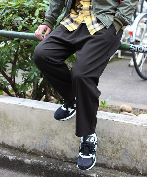 JOURNAL STANDARD（ジャーナルスタンダード）の「TR 1Pイージーワイドパンツ#（その他パンツ・メンズ・ブラック/グリーン系その他/グレー/ネイビー・LARGE/SMALL/MEDIUM）」の9枚目の写真