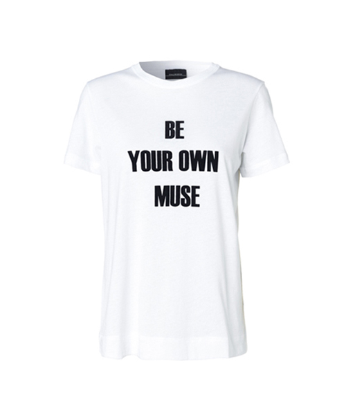 BY MALENE BIRGER（バイマレーネビルガー）の「BY MALENE BIRGER T-SHIRT（Tシャツ/カットソー・レディース・ブラック/レッド系その他/ホワイト・SMALL/X-SMALL）」の19枚目の写真