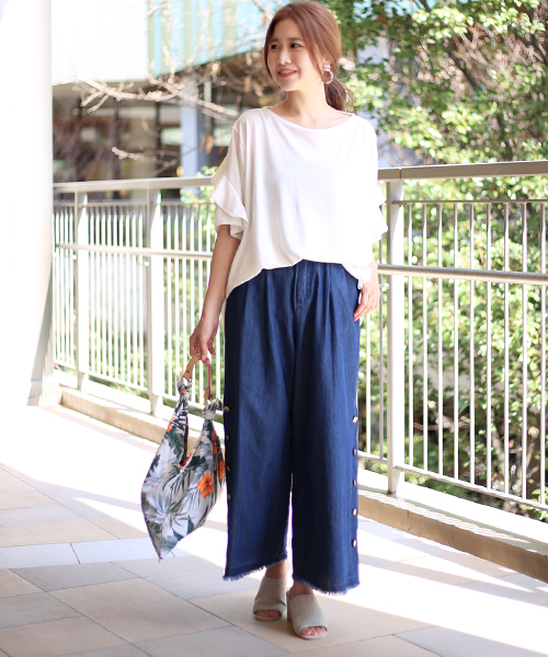 Bab Bou Jeloud（バブブージュルード）の「【WEB限定】ゆったりデコルテT◇袖フリルＴシャツ（Tシャツ/カットソー・レディース・ホワイト/ブラック/A/B・FREE）」の10枚目の写真