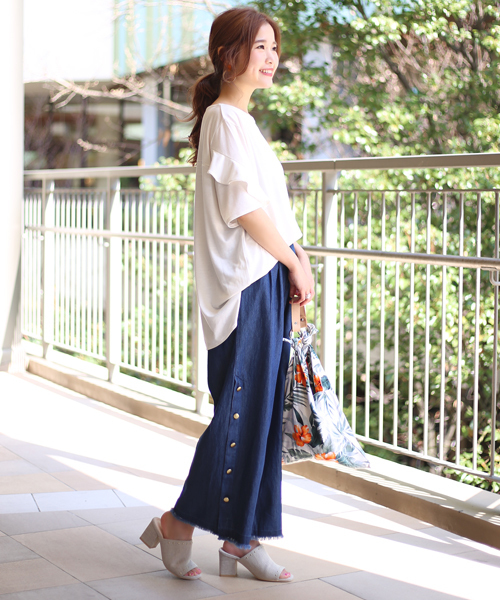 Bab Bou Jeloud（バブブージュルード）の「【WEB限定】ゆったりデコルテT◇袖フリルＴシャツ（Tシャツ/カットソー・レディース・ホワイト/ブラック/A/B・FREE）」の12枚目の写真