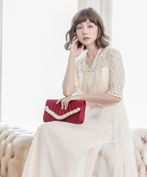 DRESS STAR(ドレス スター)の「パールビジューラディアルサテンプリーツクラッチバッグ(クラッチバッグ・レディース・ナチュラル/ブラック/ピンク/ワインレッド・フリー)」の11枚目の写真