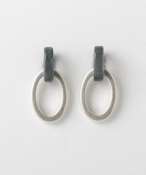 BEAUTY&YOUTH UNITED ARROWS（ビューティーアンドユースユナイテッドアローズ）の「BY∴ コンビオーバルモチーフ イヤリング（イヤリング・レディース・シルバー/ゴールド・FREE）」の2枚目の写真