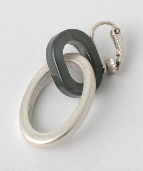 BEAUTY&YOUTH UNITED ARROWS（ビューティーアンドユースユナイテッドアローズ）の「BY∴ コンビオーバルモチーフ イヤリング（イヤリング・レディース・シルバー/ゴールド・FREE）」の5枚目の写真