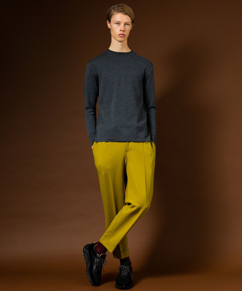UNITED TOKYO(ユナイテッドトウキョウ)の「Super120's 18Gウォッシャブルクルーネックニット(ニット/セーター・メンズ・ネイビー/グレー/イエロー/ブラック/テラコッタ/オフホワイト・1/2/3)」の7枚目の写真