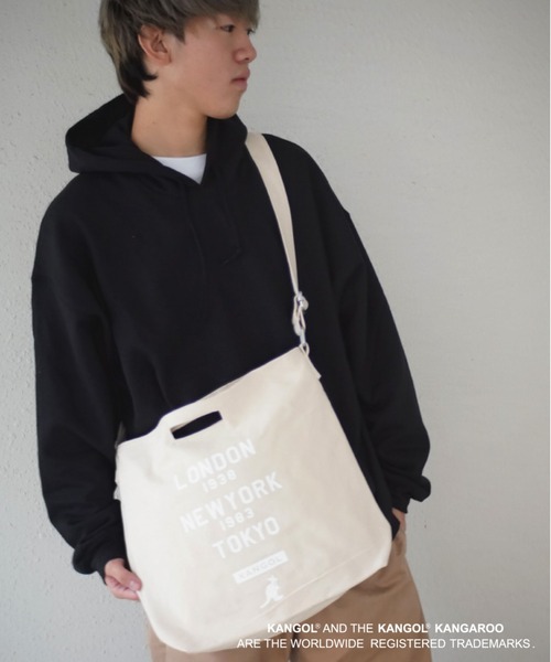 KANGOL（カンゴール）の「【 KANGOL / カンゴール 】 キャンバス ショルダー トート バッグ（トートバッグ・レディース・ホワイト/ホワイト系その他/ホワイト系その他2/ホワイト系その他3/ホワイト系その他4/ホワイト系その他5/ホワイト系その他6/ホワイト系その他7/ホワイト×ピンク/ホワイト×ブラック/ブラック×ホワイト/ブラック×ライム/ブラック×グレー/ブラック系その他/ブラック系その他2/ブラック系その他3/その他/その他1/その他2/その他5/その他6/その他4/その他3/ブラック系その他4/その他8/その他9/ホワイト×レッド/ホワイト×ブルー/その他7/ブラック系その他5/その他10/その他11/ブラック系その他6・FREE）」の2枚目の写真