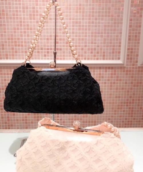 Cupid Heart(キューピッドハート)の「【Cupid Heart】結婚式おすすめBAG♪パール持ち手フリルパーティーBAG(ハンドバッグ・レディース・ブラック/ベージュ・MEDIUM)」の8枚目の写真