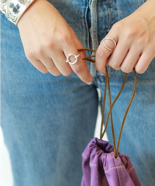 TODAYFUL（トゥデイフル）の「オーバルニュアンスリング（リング・レディース・シルバー/ゴールド・#11/#13）」の4枚目の写真