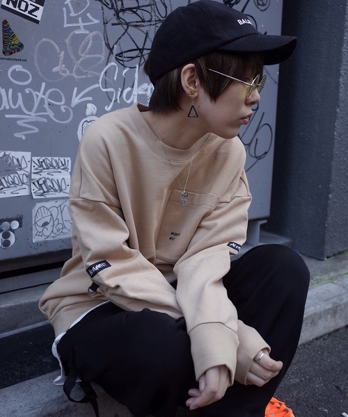 rovtski（ロフトスキー）の「【ビッグシルエット】ASSIST WORK CR SW POCKET（スウェット・レディース・ブラック/ベージュ・MEDIUM/LARGE）」の2枚目の写真