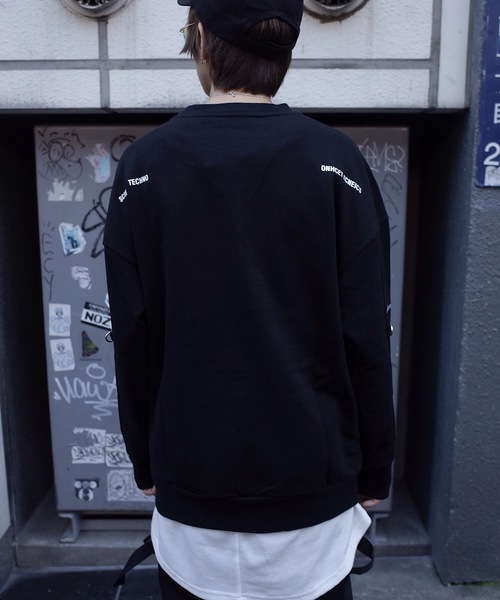 rovtski（ロフトスキー）の「【ビッグシルエット】ASSIST WORK CR SW POCKET（スウェット・レディース・ブラック/ベージュ・MEDIUM/LARGE）」の6枚目の写真