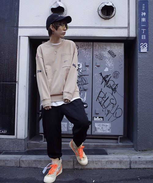rovtski（ロフトスキー）の「【ビッグシルエット】ASSIST WORK CR SW POCKET（スウェット・レディース・ブラック/ベージュ・MEDIUM/LARGE）」の21枚目の写真