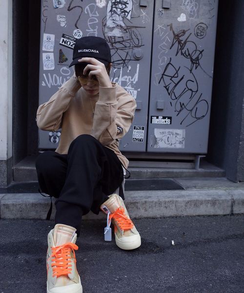 rovtski（ロフトスキー）の「【ビッグシルエット】ASSIST WORK CR SW POCKET（スウェット・レディース・ブラック/ベージュ・MEDIUM/LARGE）」の16枚目の写真