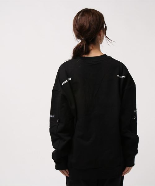 rovtski（ロフトスキー）の「【ビッグシルエット】ASSIST WORK CR SW POCKET（スウェット・レディース・ブラック/ベージュ・MEDIUM/LARGE）」の17枚目の写真