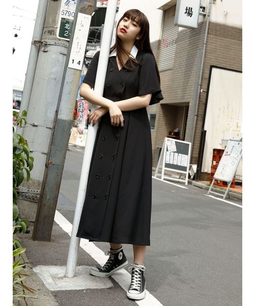 jouetie(ジュエティ)の「ノーカラーダブルボタンワンピース(ワンピース・レディース・その他1/その他2/ブラック・MEDIUM)」の2枚目の写真