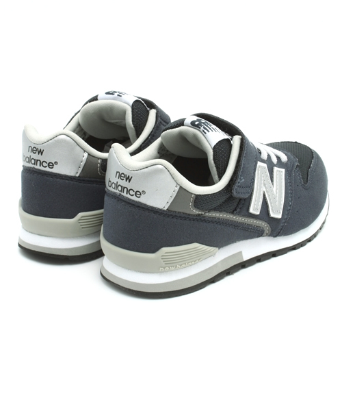 SHIPS（シップス）の「NEW BALANCE:LIFE STYLE KV 996（スニーカー・キッズ・グレー/ネイビー・22/20/18/17/21/19）」の5枚目の写真