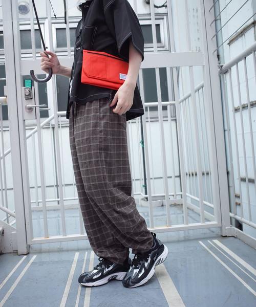 rovtski（ロフトスキー）の「THE BAG CLUB SAQOSH/クラブサコッシュ（ショルダーバッグ・メンズ・ブラック/レッド/ブルー・FREE）」の6枚目の写真