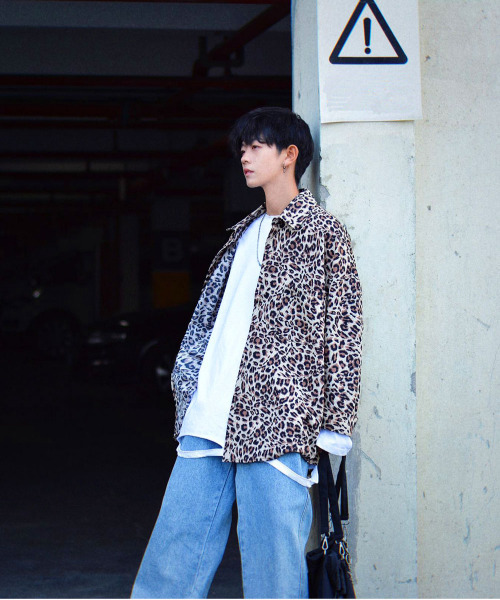 neos(ネオス)の「【neos -addictive design-】ビッグシルエット レオパード アニマル プリントシャツ(シャツ/ブラウス・メンズ・ホワイト/ライトブラウン・LARGE/X-LARGE/XX-LARGE/MEDIUM)」の19枚目の写真