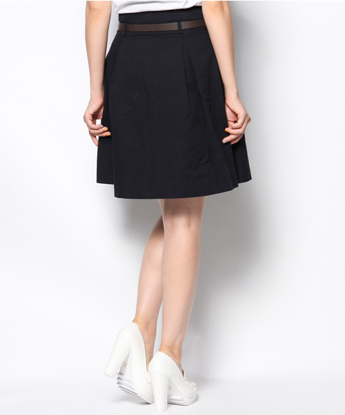 Heather(ヘザー)の「ベルトツキトレンチスカート 548043(スカート・レディース・アイボリー/ベージュ/ネイビー・SMALL/MEDIUM)」の7枚目の写真