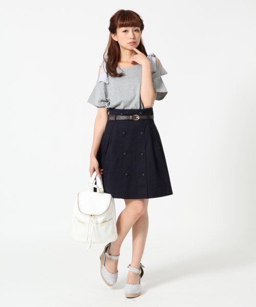 Heather(ヘザー)の「ベルトツキトレンチスカート 548043(スカート・レディース・アイボリー/ベージュ/ネイビー・SMALL/MEDIUM)」の9枚目の写真