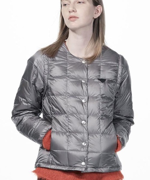 TAION（タイオン）の「TAION EXTRA / クルーネックインナーダウンセット WOMENS（ダウンジャケット/コート・レディース・グレー/カーキ/オリーブ/ホワイト/ブラック/ネイビー/ピンク/オレンジ・X-LARGE/SMALL/MEDIUM/LARGE）」の12枚目の写真