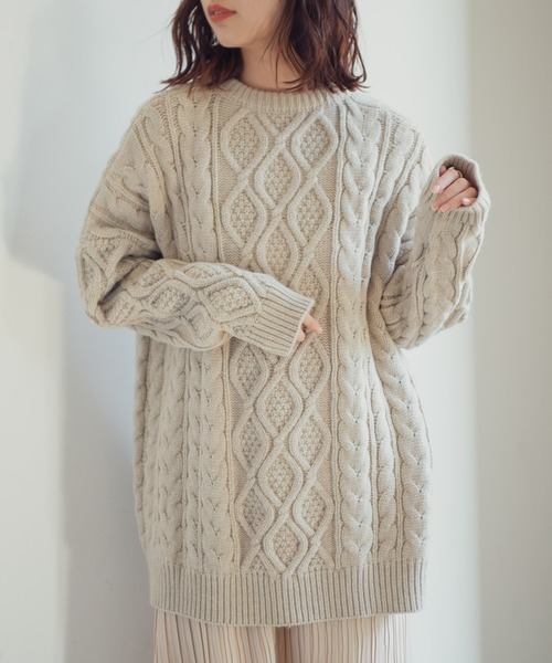 Aunt Marie's(アントマリーズ)の「AUNT MARIE'S クルーネックケーブルニット(ニット/セーター・レディース・チャコールグレー/パープル/ブラウン/ナチュラル・FREE)」の4枚目の写真