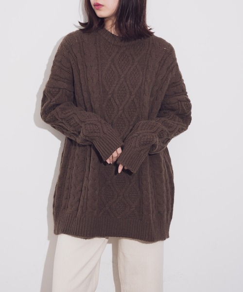 Aunt Marie's(アントマリーズ)の「AUNT MARIE'S クルーネックケーブルニット(ニット/セーター・レディース・チャコールグレー/パープル/ブラウン/ナチュラル・FREE)」の3枚目の写真