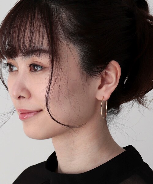 COCOSHNIK（ココシュニック）の「K10中空ひねり フープピアス大（ピアス（両耳用）・レディース・ホワイト系その他7・00）」の7枚目の写真