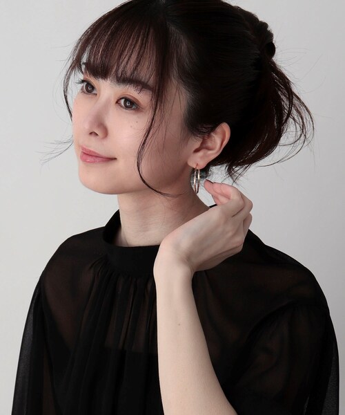COCOSHNIK（ココシュニック）の「K10中空ひねり フープピアス大（ピアス（両耳用）・レディース・ホワイト系その他7・00）」の10枚目の写真