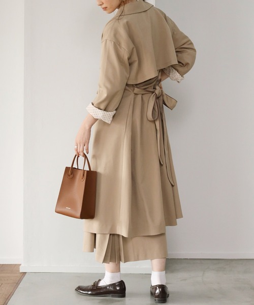 Cherie chuu(シェリーチュウ)の「【Cherie chuu】パイピングベルトトレンチコート(トレンチコート・レディース・ベージュ/モカ/チェック・FREE)」の2枚目の写真