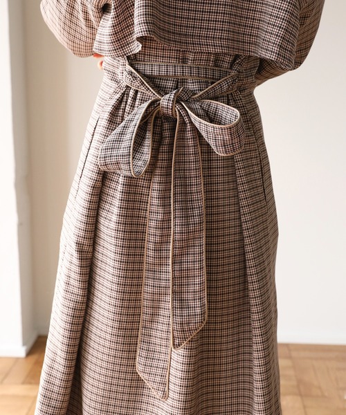 Cherie chuu(シェリーチュウ)の「【Cherie chuu】パイピングベルトトレンチコート(トレンチコート・レディース・ベージュ/モカ/チェック・FREE)」の4枚目の写真