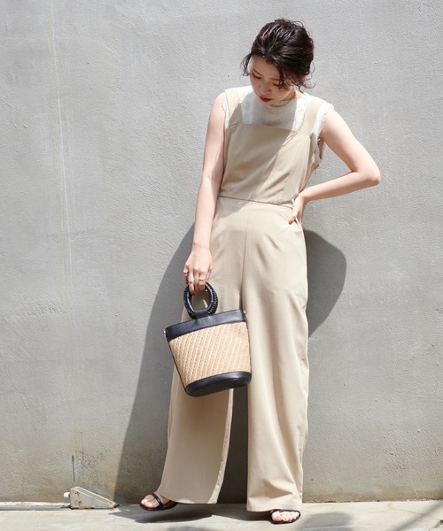 natural couture（ナチュラルクチュール）の「ちょっとモードな大人のサロペ　Sサイズ（サロペット/オーバーオール・レディース・ブラック/ライトベージュ/グレイッシュベージュ・FREE）」の3枚目の写真