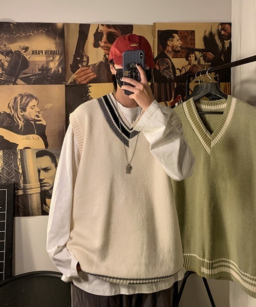 NOWLE（ノウル）の「【NOWLE】Vネック カレッジスタイル ニットベスト（ベスト・メンズ・ホワイト/ブラック/グレー/グリーン・MEDIUM/LARGE/X-LARGE/XX-LARGE）」の10枚目の写真