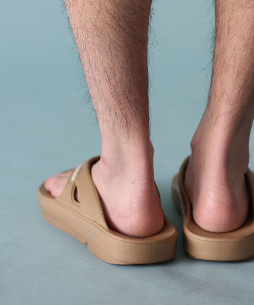 OOFOS（ウーフォス）の「OOFOS × MANASTASH/ウーフォス × マナスタッシュ　OOriginal for MANASTASH（サンダル・メンズ・ブラック/ベージュ・23/24/25/26/27/28/29）」の21枚目の写真