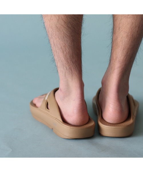 OOFOS（ウーフォス）の「OOFOS × MANASTASH/ウーフォス × マナスタッシュ　OOriginal for MANASTASH（サンダル・メンズ・ブラック/ベージュ・23/24/25/26/27/28/29）」の16枚目の写真