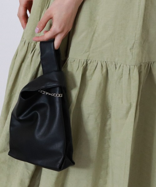 archives（アルシーヴ）の「チェーンショルダーショップバッグ（ショルダーバッグ・レディース・ブラック/シルバー/アイボリー・FREE）」の2枚目の写真