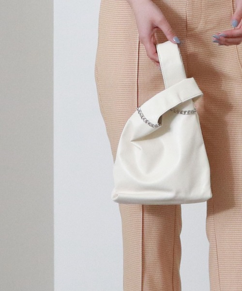 archives（アルシーヴ）の「チェーンショルダーショップバッグ（ショルダーバッグ・レディース・ブラック/シルバー/アイボリー・FREE）」の4枚目の写真