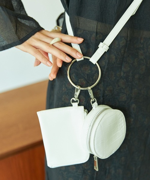 VACANCY(ヴァカンシー)の「リングマルチショルダーバッグ(ショルダーバッグ・レディース・ブラック/シルバー/ライトベージュ・FREE)」の14枚目の写真