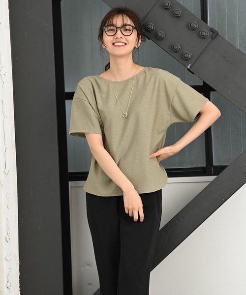 Rewde(ルゥデ)の「【スタイリストコラボ商品・TV着用】 リネンライクブラウス(1R13-05144)(シャツ/ブラウス・レディース・ベージュ/ネイビー/カーキ/オレンジ・M)」の2枚目の写真