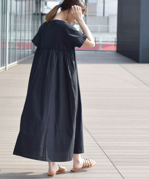 Ray BEAMS（レイビームス）の「Ray BEAMS / バック ギャザー キリカエ ワンピース（ワンピース・レディース・ブラック/ダークブラウン/ベージュ・ONE SIZE）」の8枚目の写真